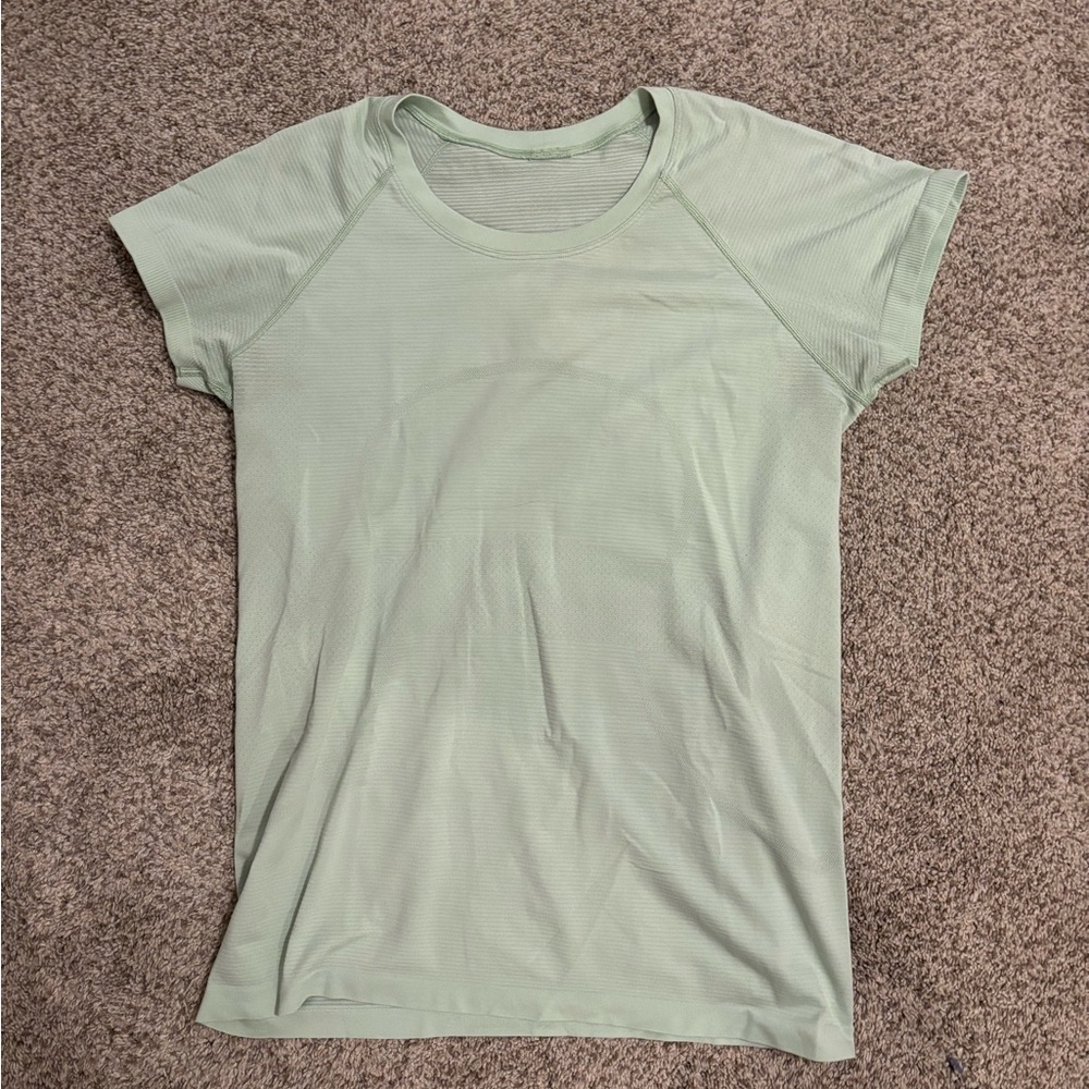 Lululemon Women’s Swiftly Tech 2.0 Short Sleeve, Size 8, Color Light Green
